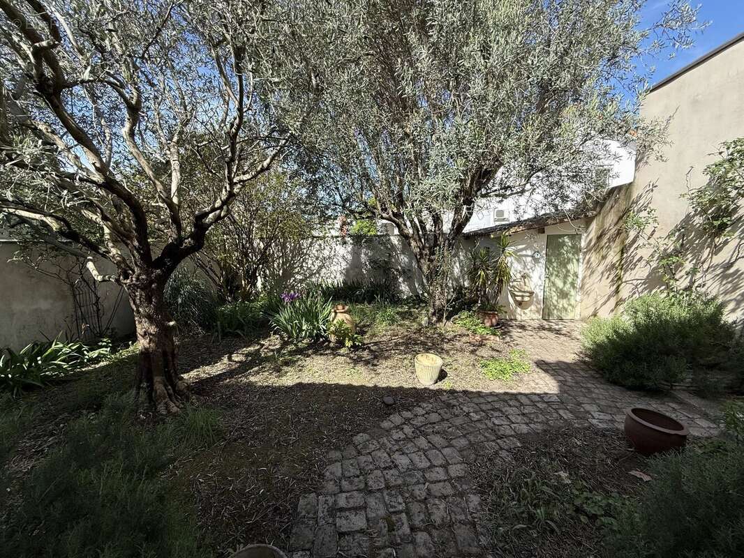 Maison à MONTELIMAR