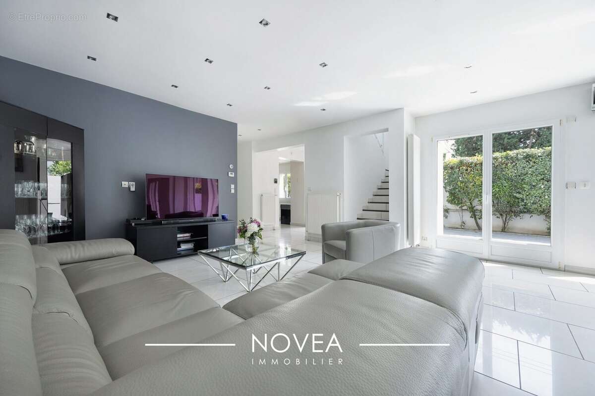 Maison 180 m² à Villeurbanne  - photo 3