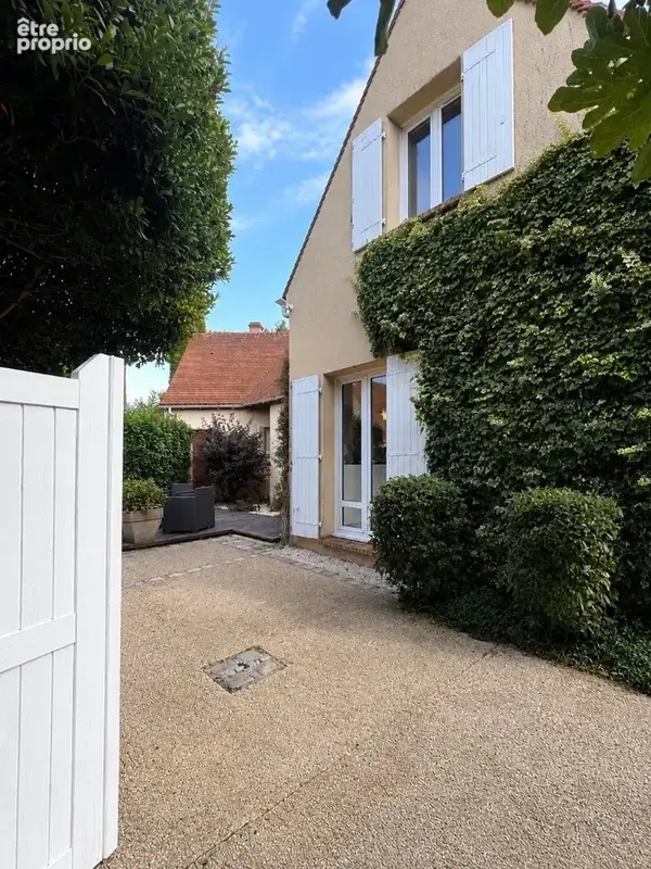 Maison à BUC