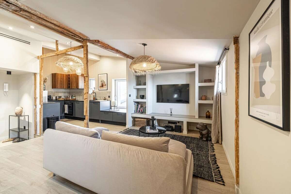 Nice - Vieux Nice - Superbe 3 pièces en duplex - Vue mer et colline du château - photo 5