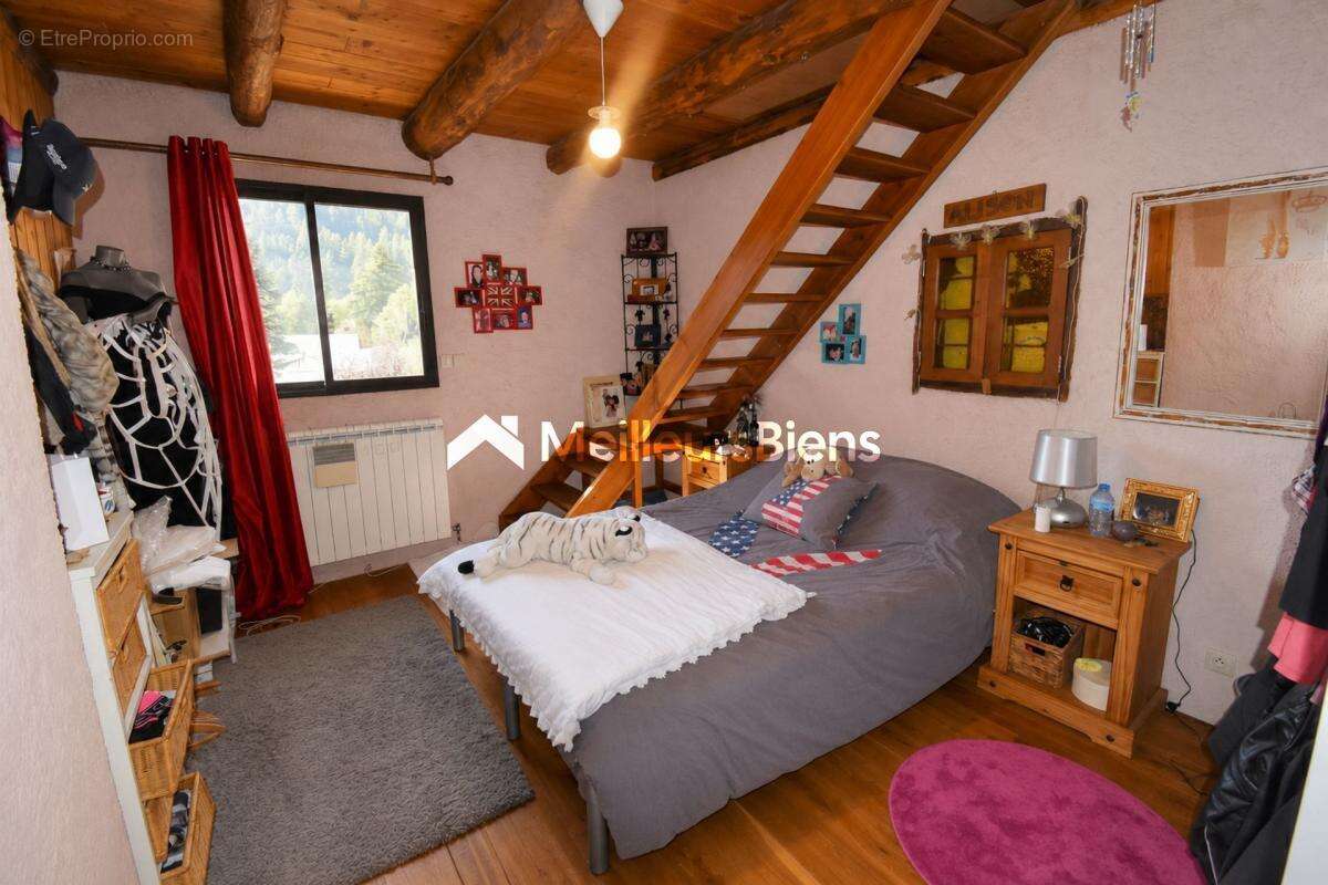 Chalet familial à Val-des-Prés, terrasse, balcon et jardin de 1405 m² - photo 12