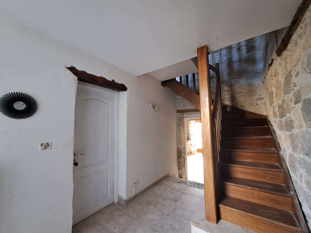 Maison à CLERMONT-DESSOUS