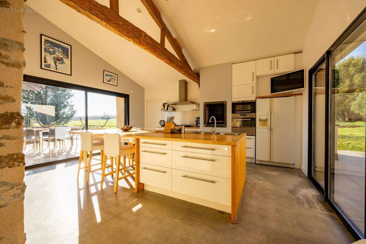 Maison à ROCHESERVIERE