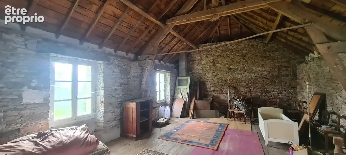 Magnifique corps de ferme en pierre avec terrain attenant à Palazinges - photo 11