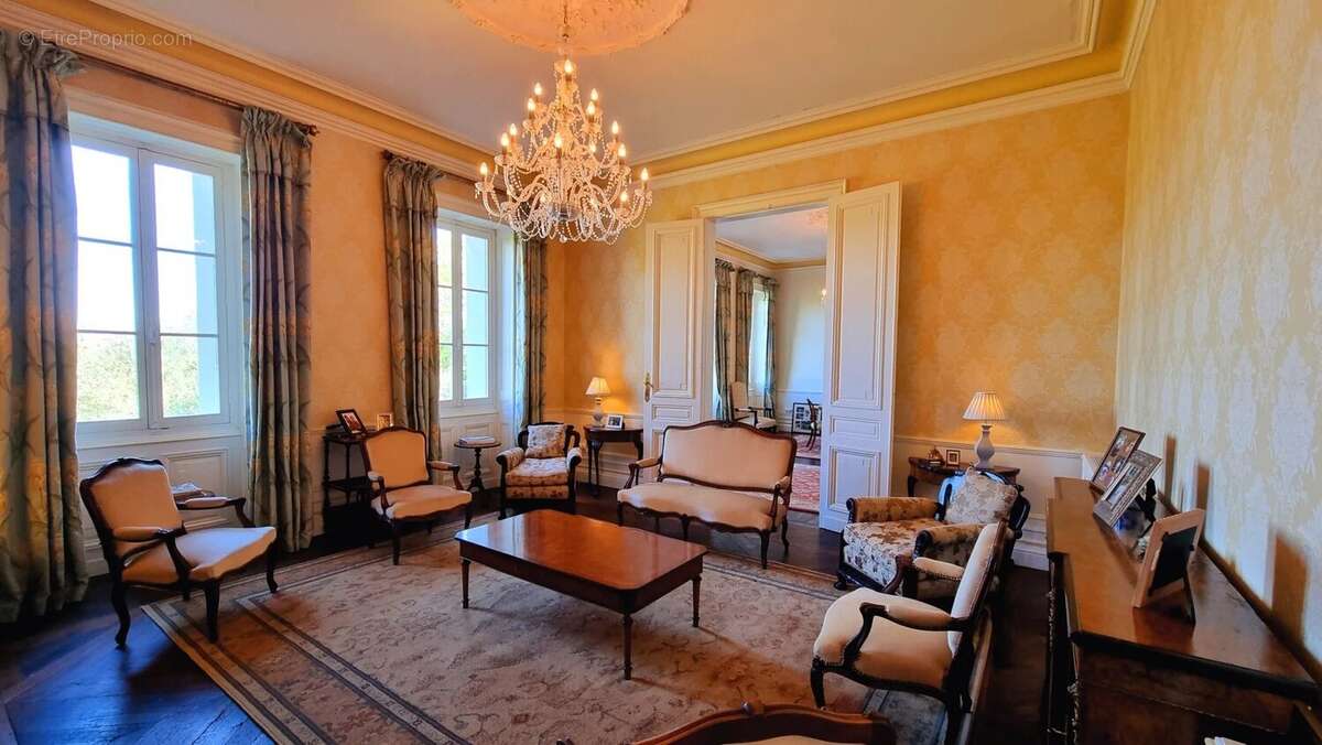 Château bien présenté du 19ème siècle - photo 3