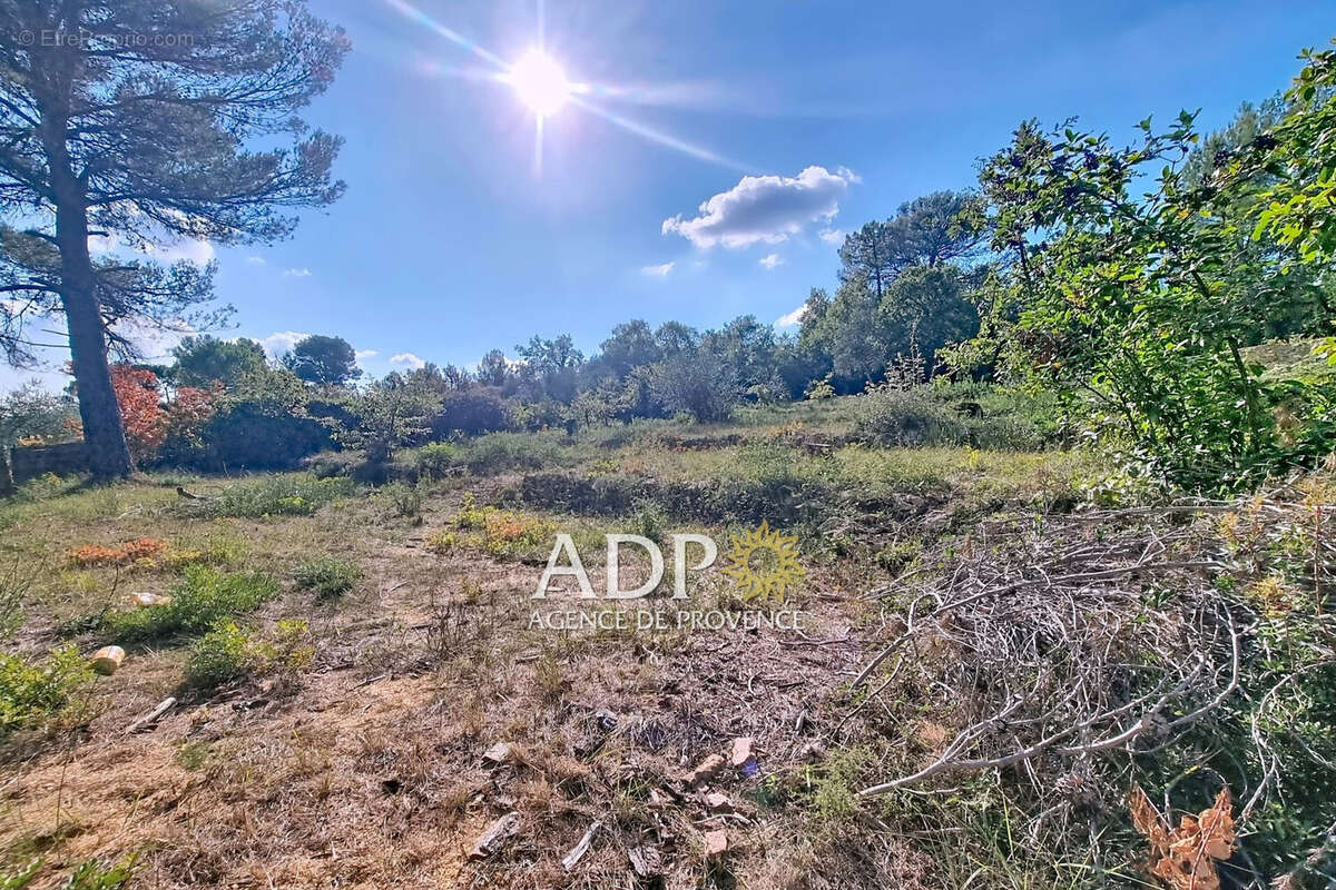 Terrain à PEYMEINADE