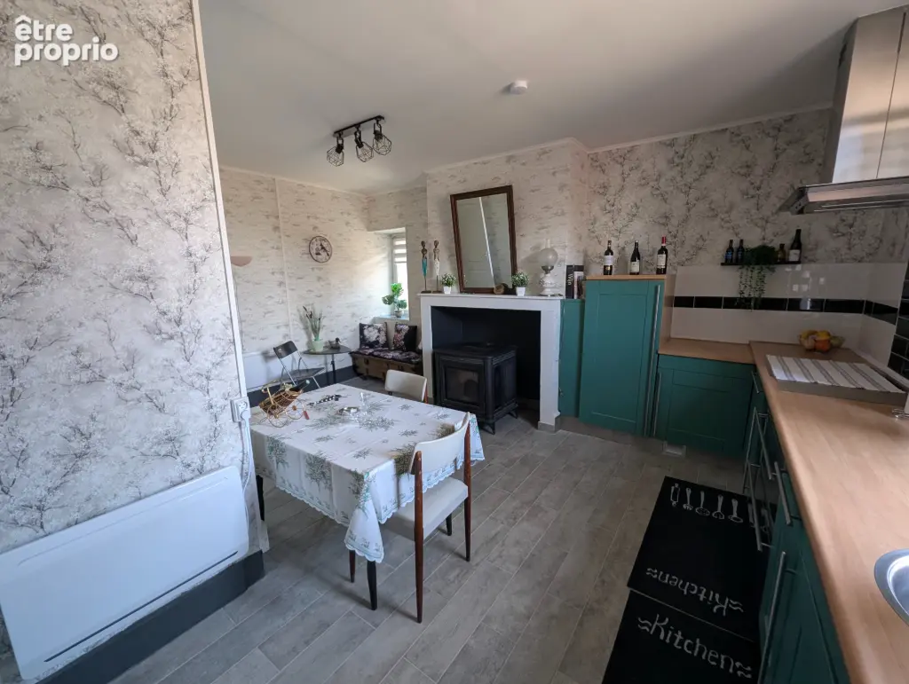 Ainay le Château, Maison ancienne avec deux appartements et dépendances - photo 2
