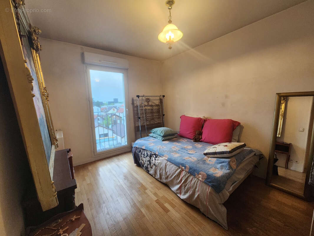 Appartement à LA COURNEUVE