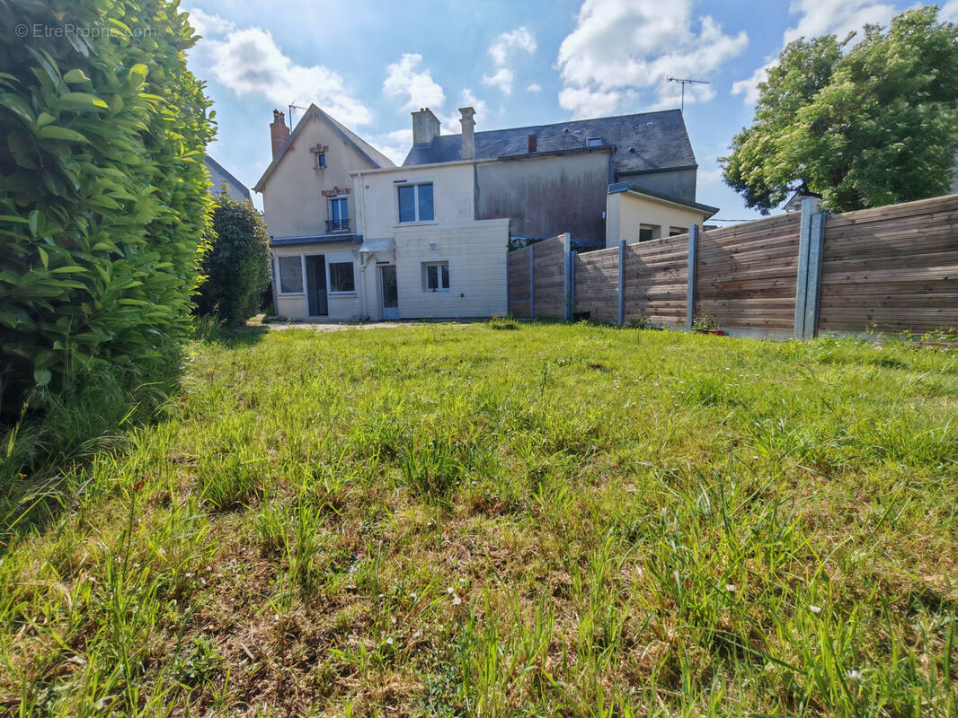 Maison à DONVILLE-LES-BAINS