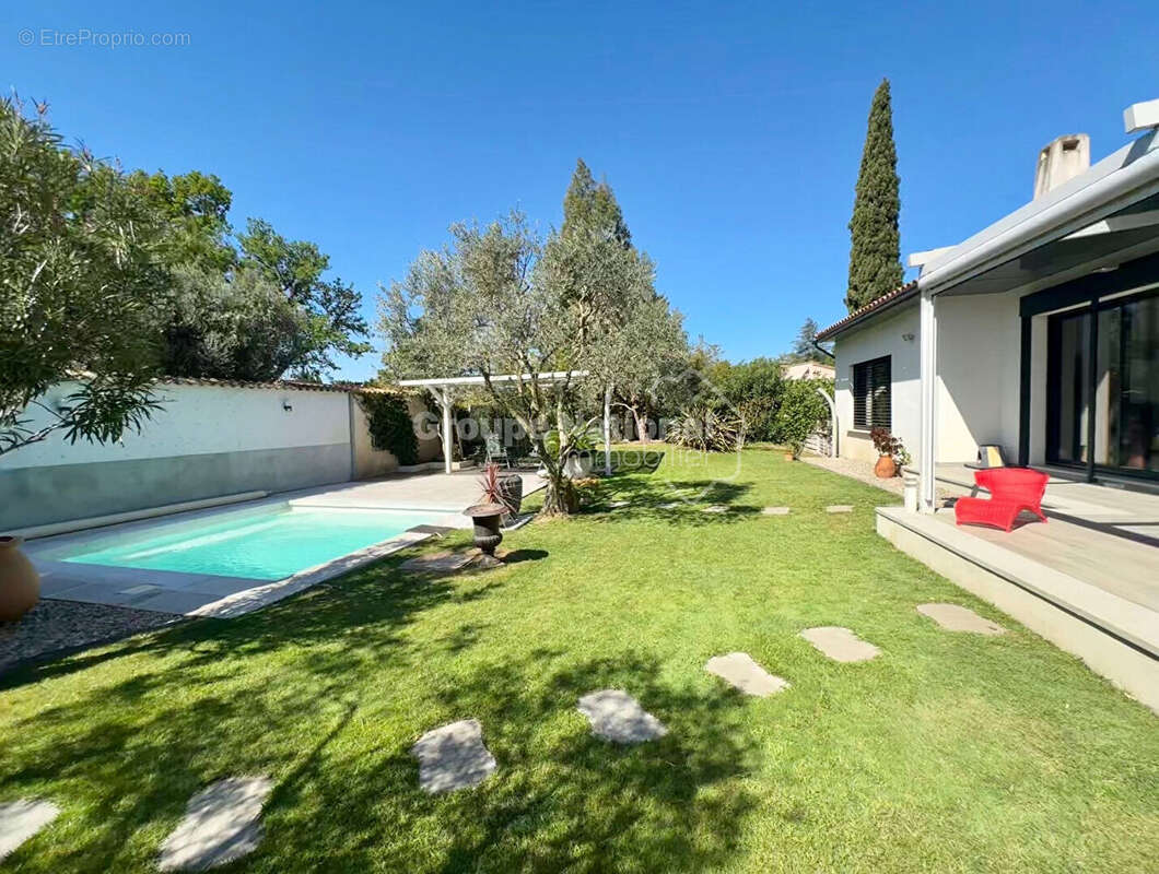 Villa contemporaine de 168 m²  3 chambres  60 m² d'espace de viePrestations haut de gamme  Piscine - photo 2