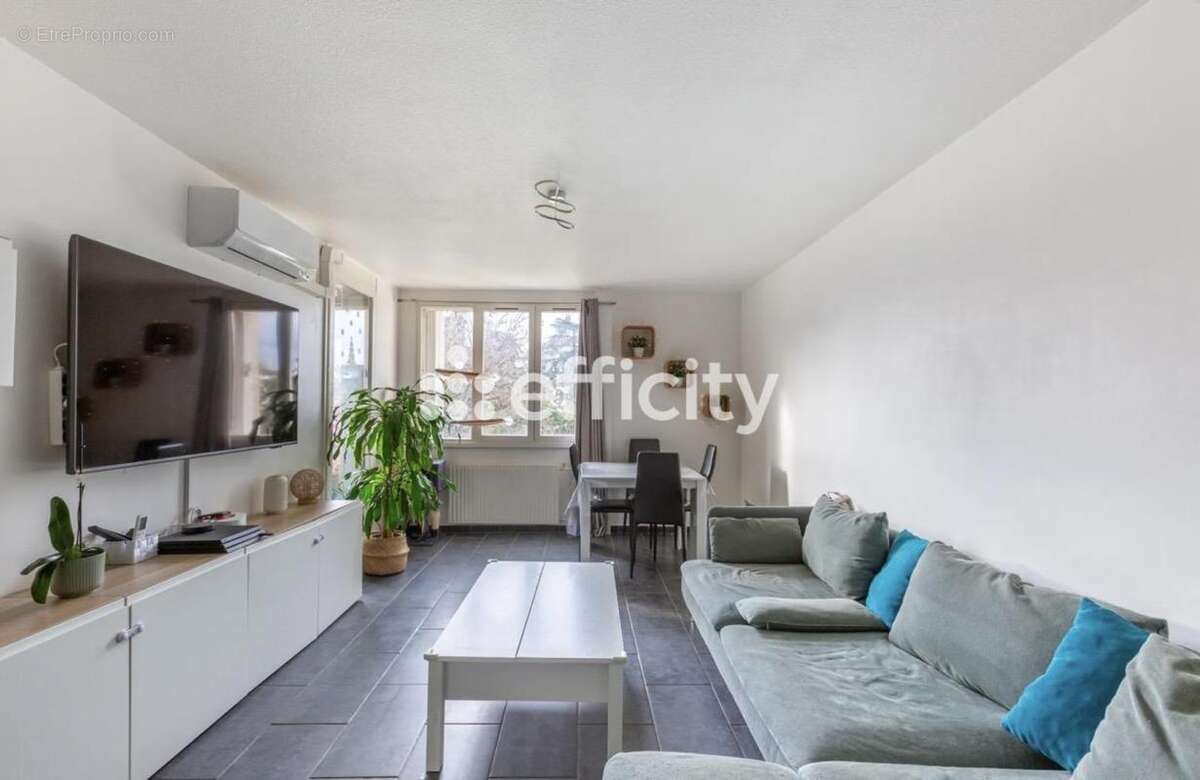 Appartement à VAULX-EN-VELIN