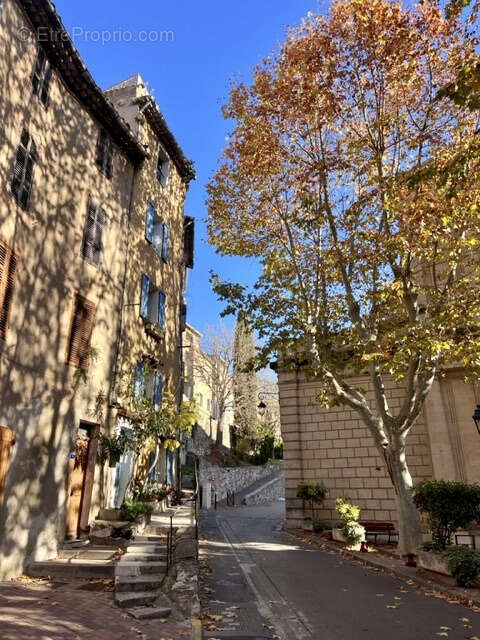 Appartement à AURIOL