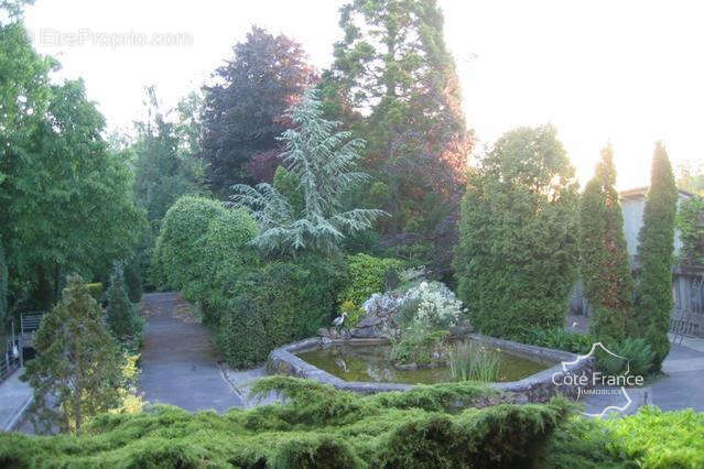 Commerce à MEZIERES-SUR-OISE