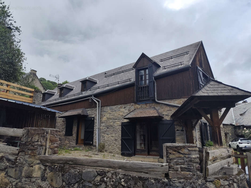 Maison à BENQUE-DESSOUS-ET-DESSUS