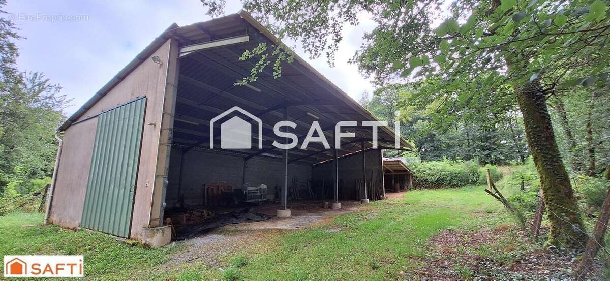 Maison 215 m² à Saint-Yrieix-Les-Bois  - photo 6