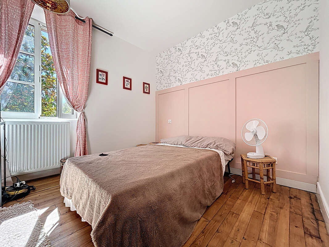 Maison à SAINT-PANTALEON-DE-LARCHE