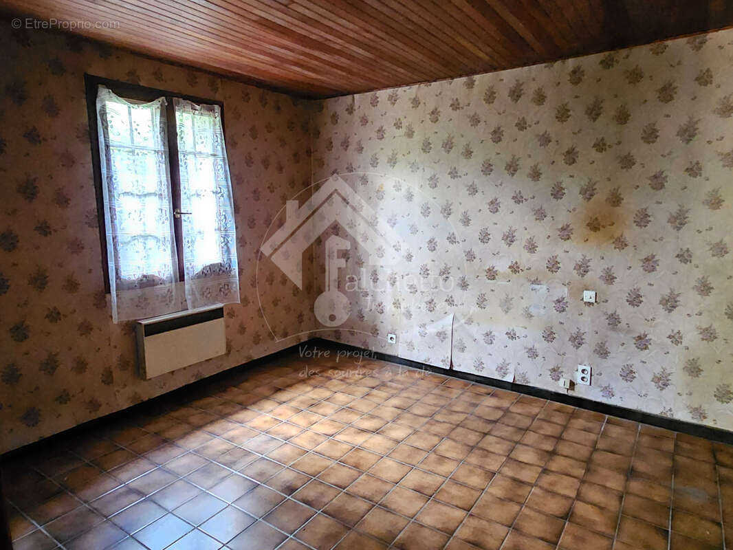 Maison de plain pied à rénover - photo 7