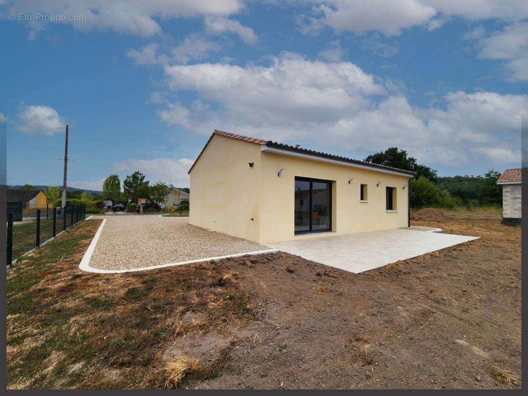 Maison à vendre de plain pied 3 pièces deux chambres sans travaux finition premium sur la commune du FLEIX (24) - photo 13