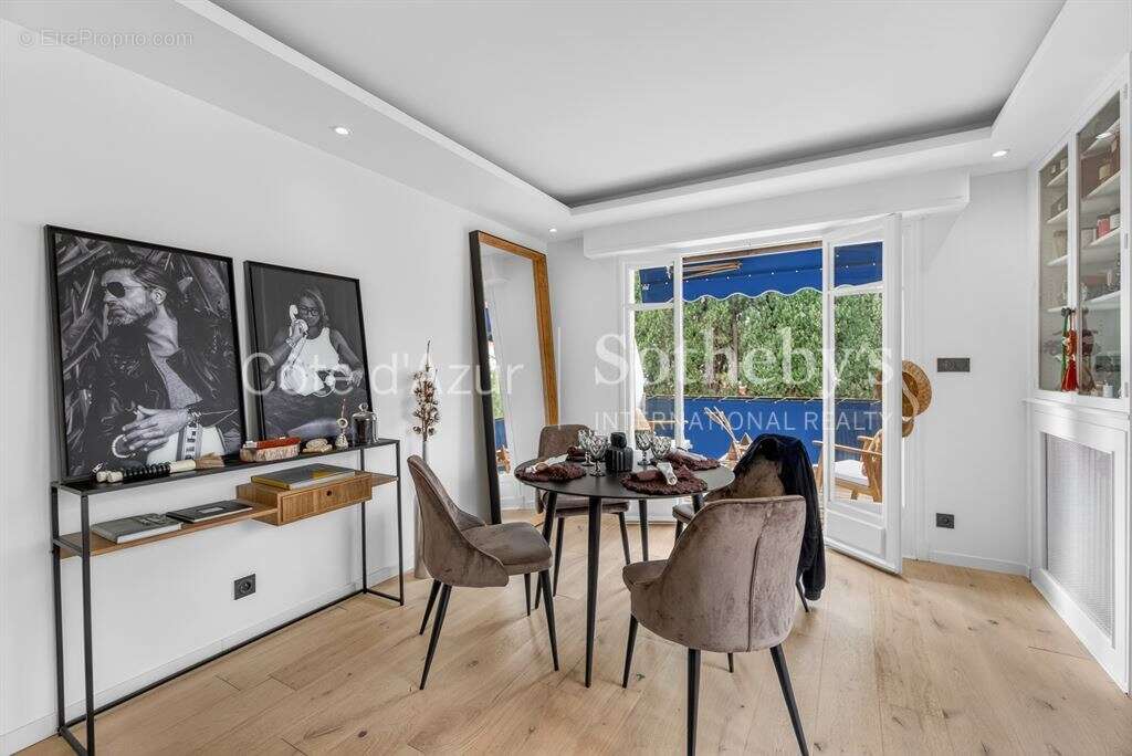 Appartement à LE CANNET