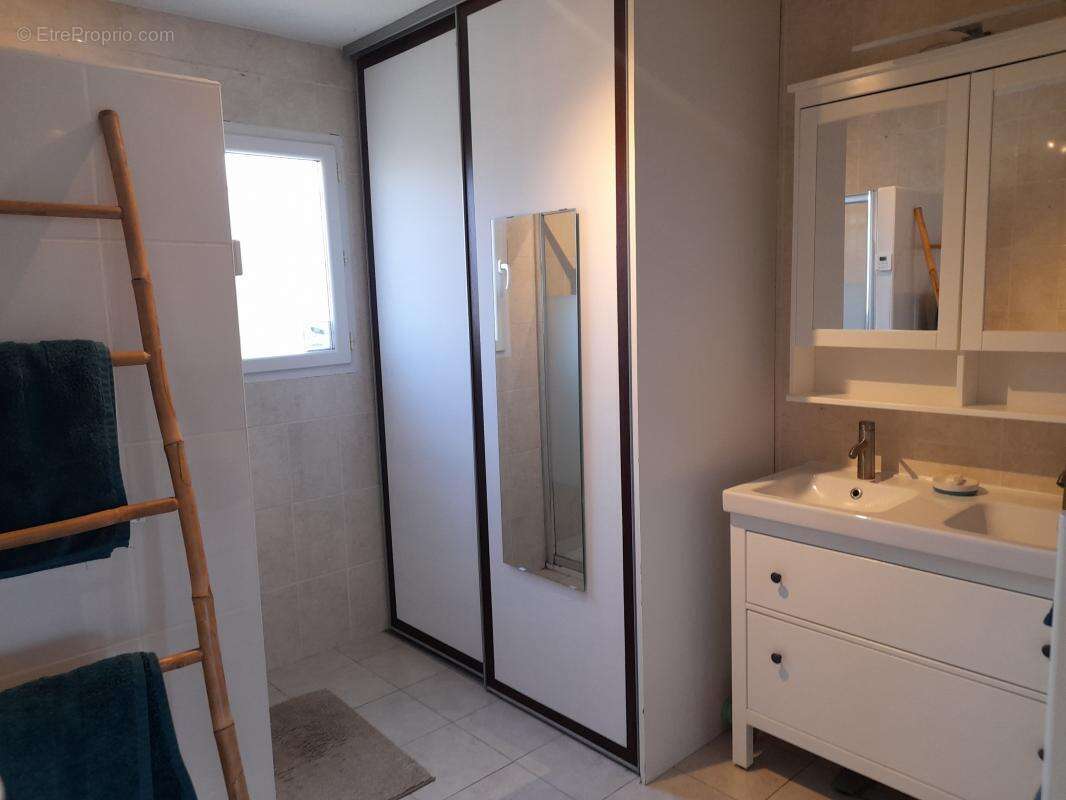 Maison à VINON-SUR-VERDON