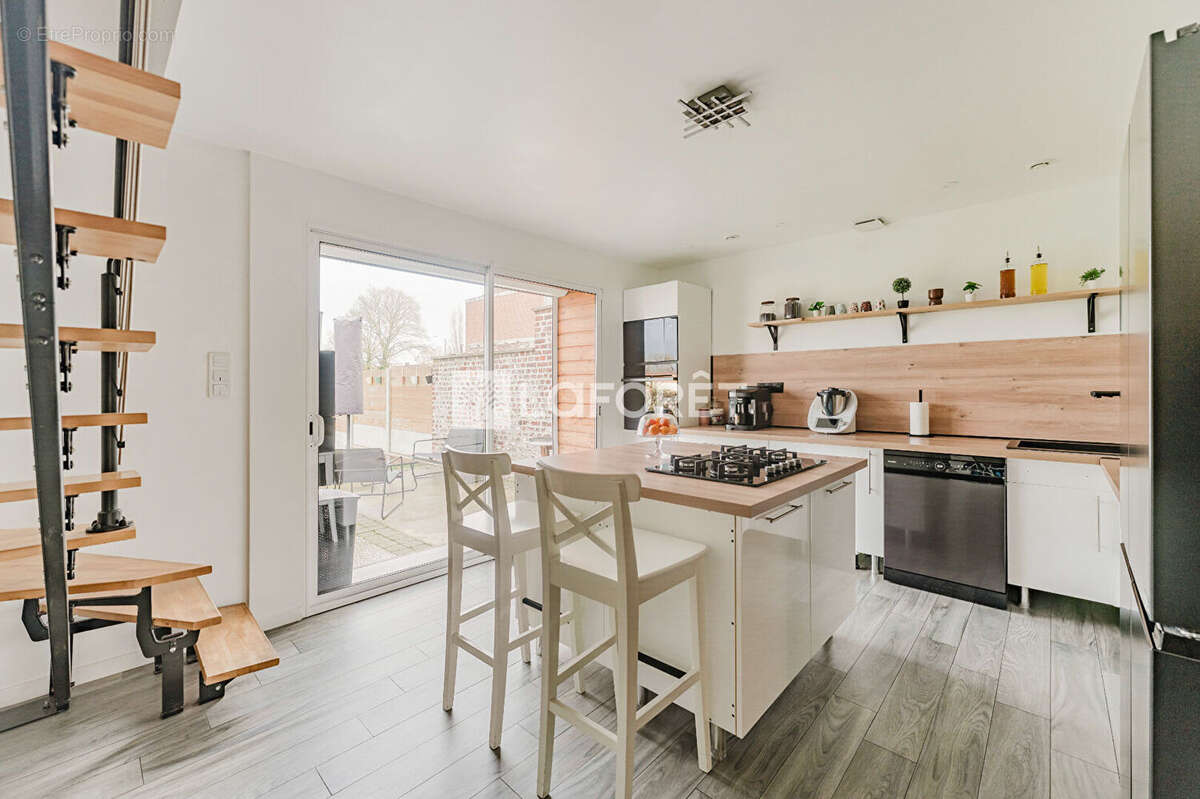 Maison à SIN-LE-NOBLE