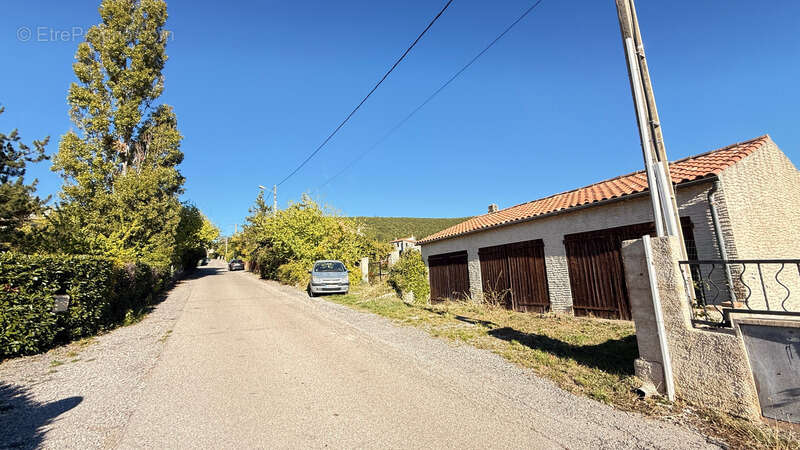Terrain à BANON