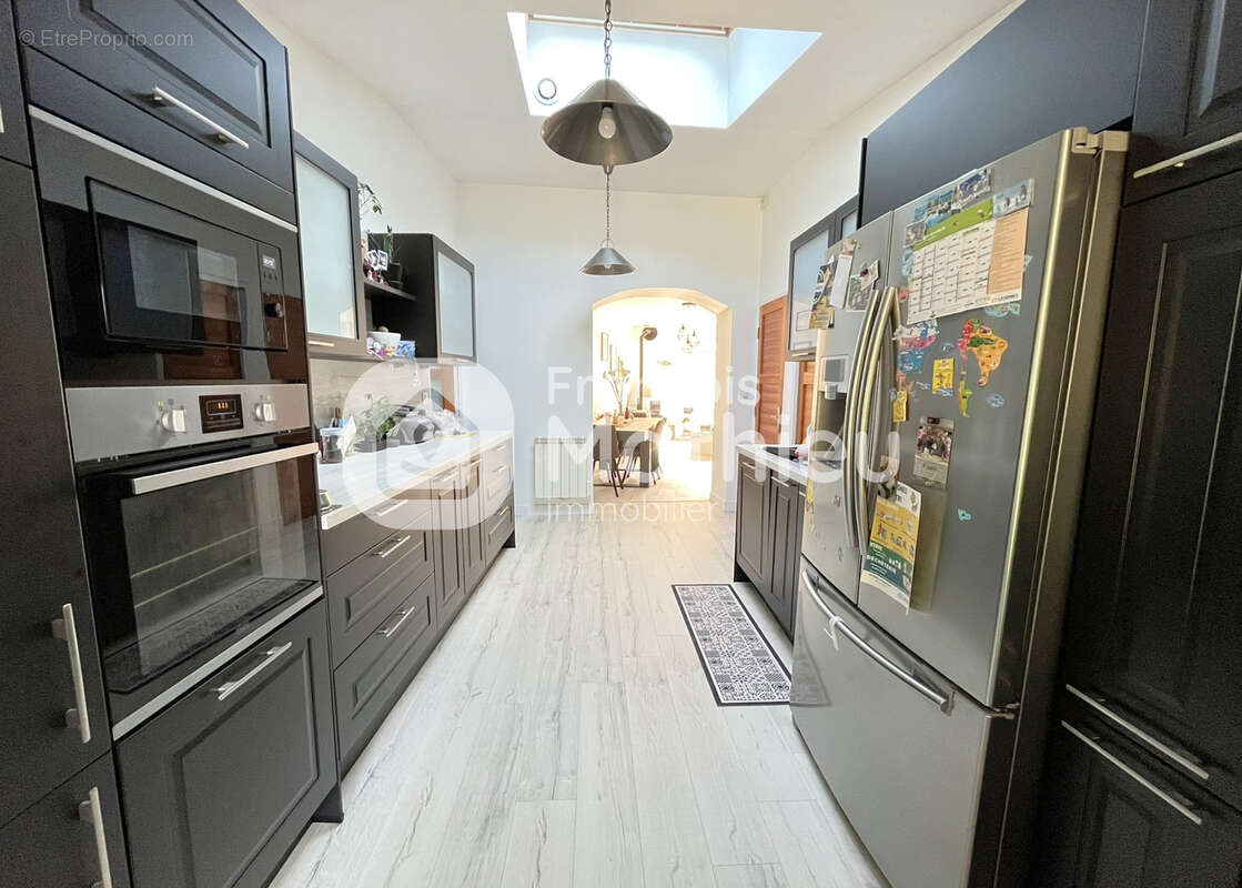Châtillon-sur-Chalaronne - Maison dans le centre de 146 m2 avec piscine - photo 6