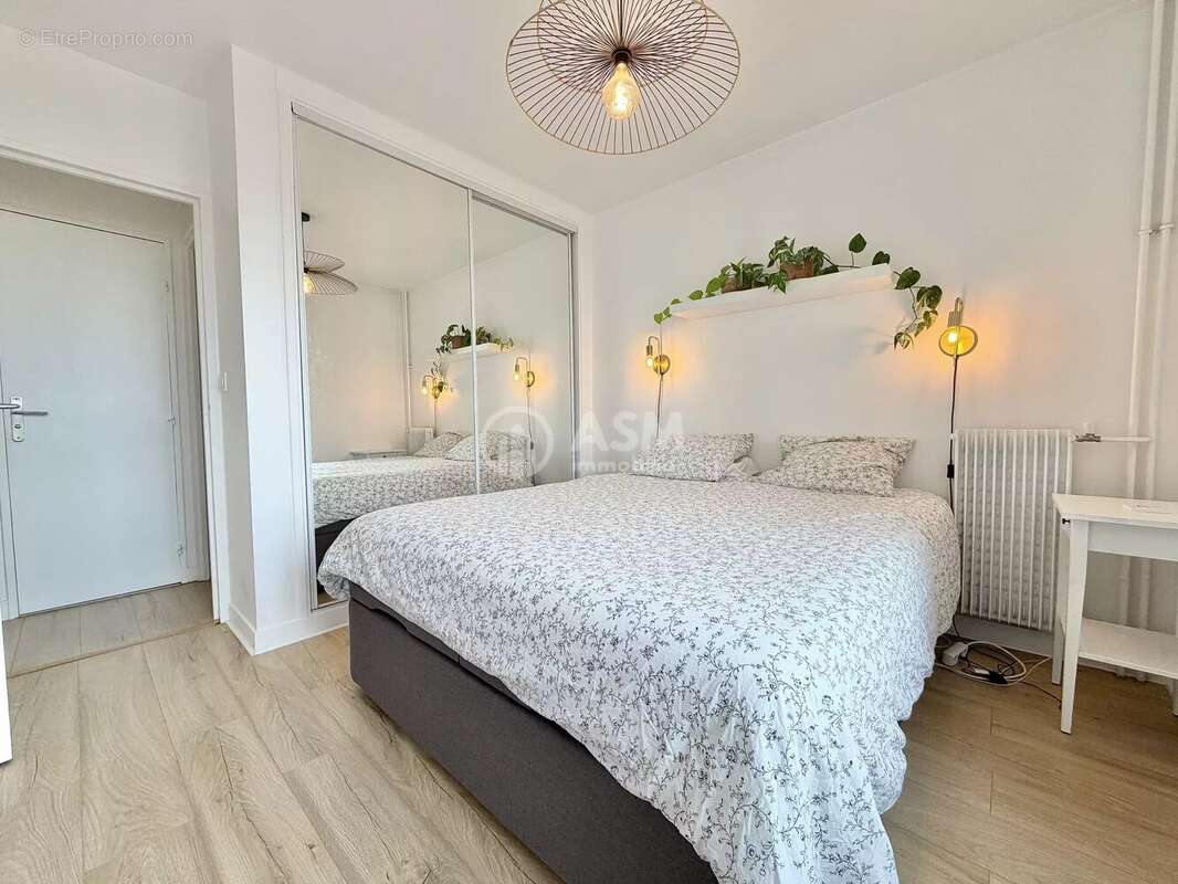 Appartement à COURBEVOIE