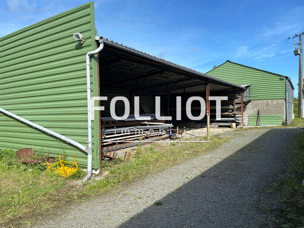 Commerce à SAINT-PIERRE-DE-COUTANCES