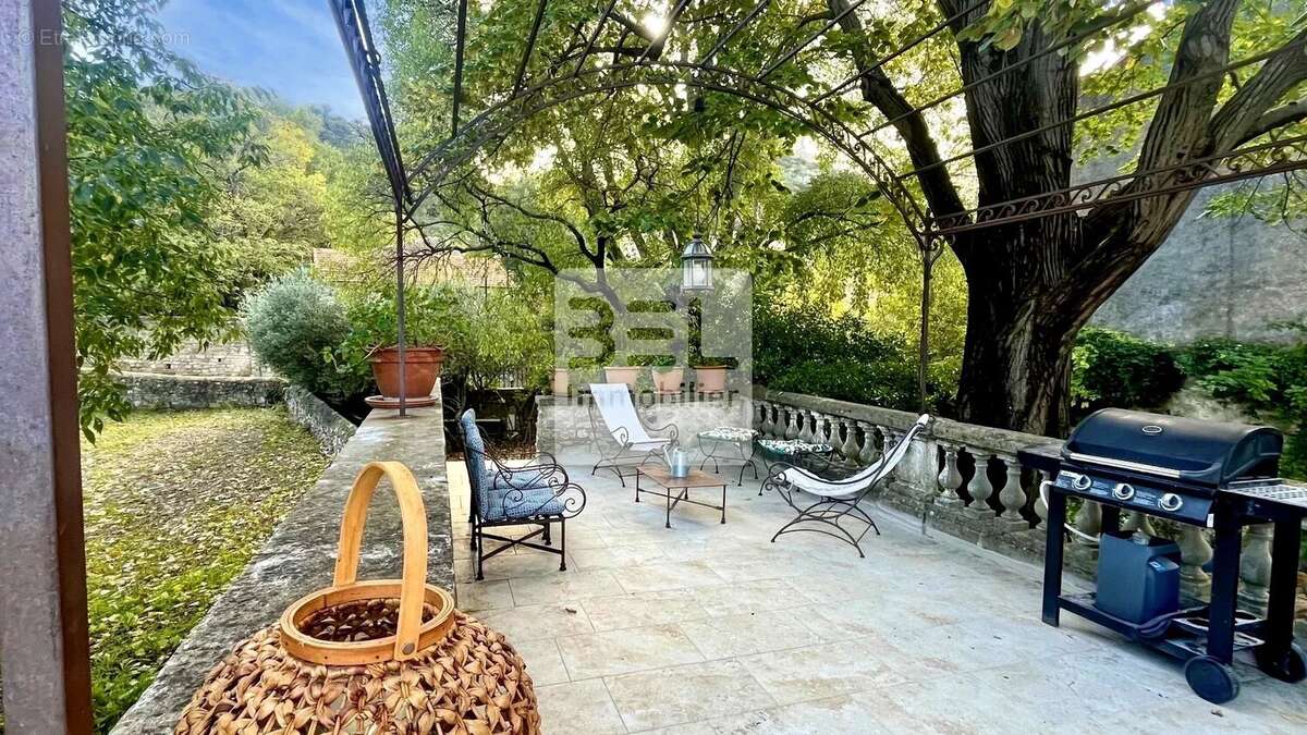 Maison à SAINT-VICTOR-LA-COSTE