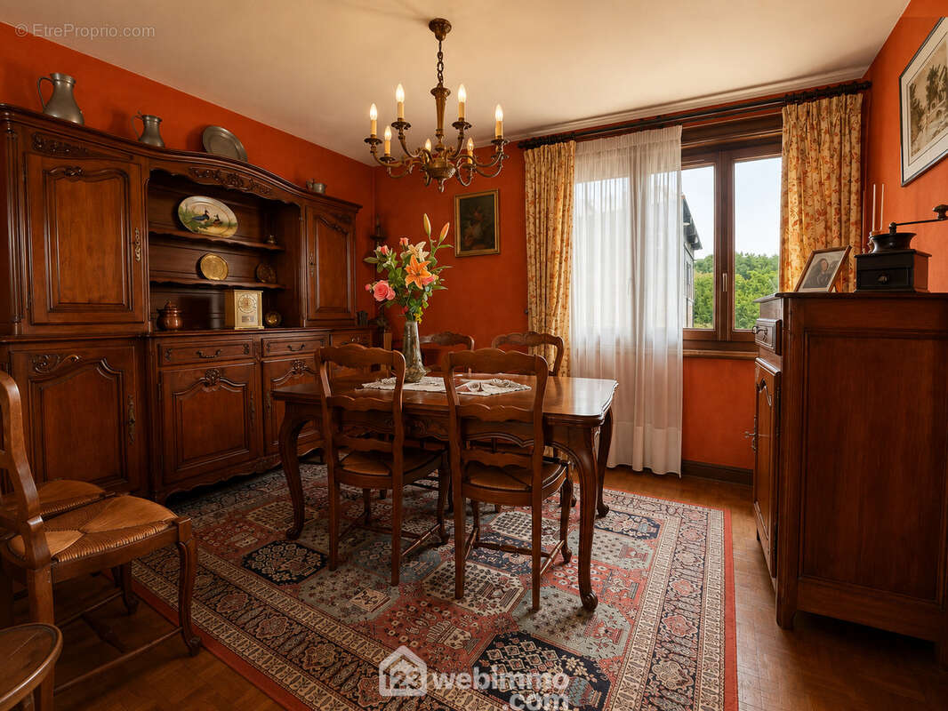 La salle à manger pour y recevoir vos convives - Maison à LAON