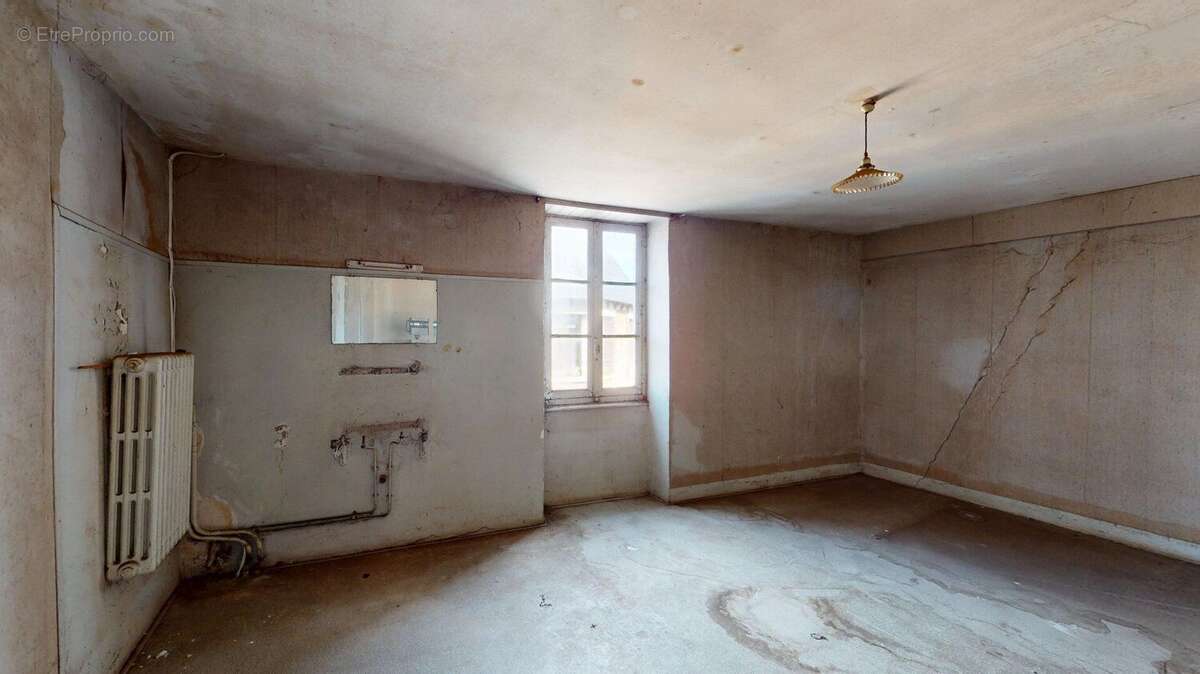 IMMEUBLE de 490 m² + garage - photo 17
