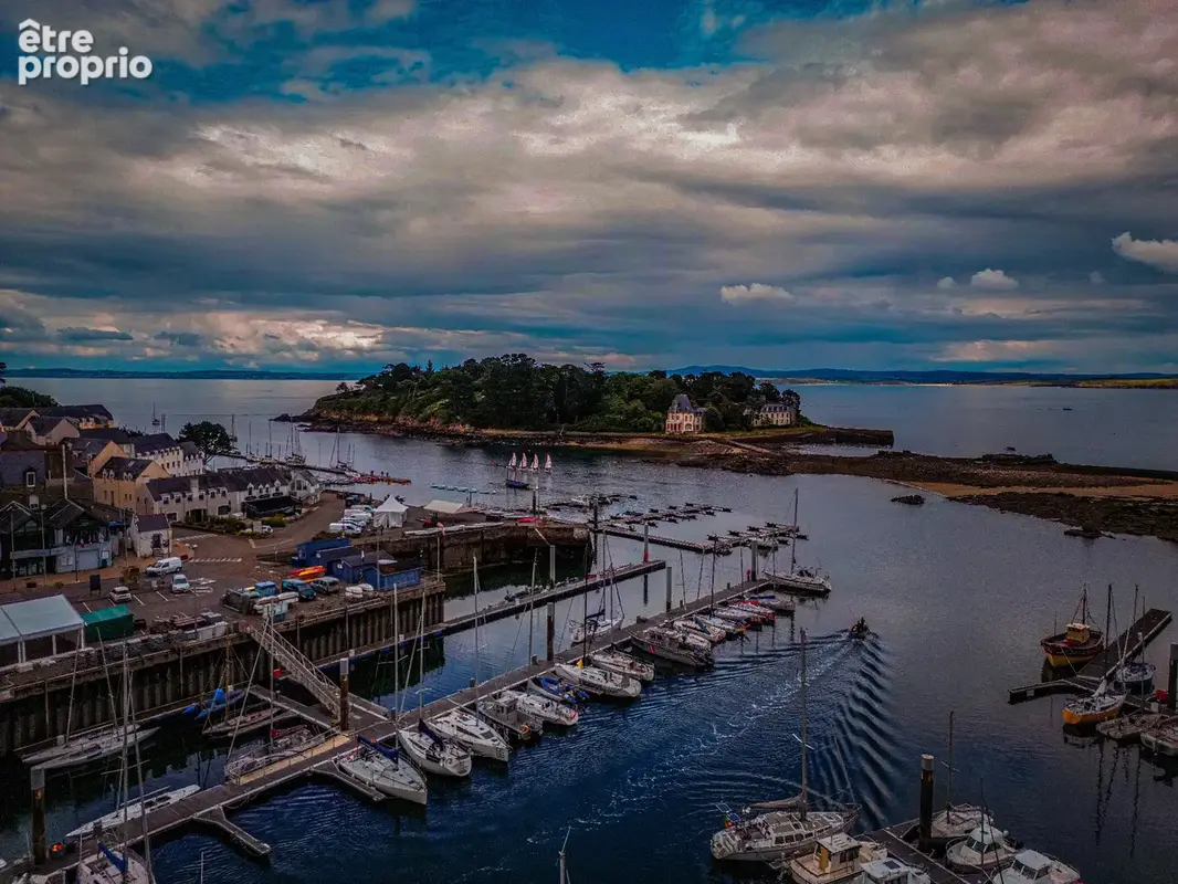 Ensemble Murs et fonds Voilerie et accastillage sur le port de Tréboul (Douarnenez - 29) - photo 5