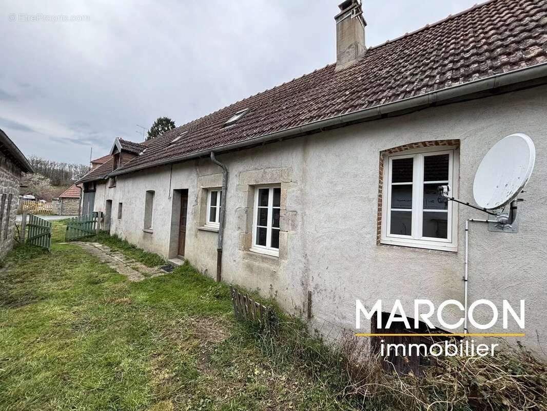 Maison à SAINT-MEDARD-LA-ROCHETTE