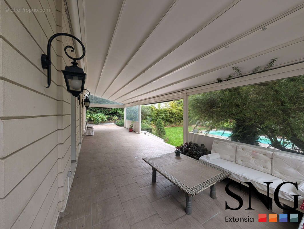 Maison à SAINT-MAUR-DES-FOSSES