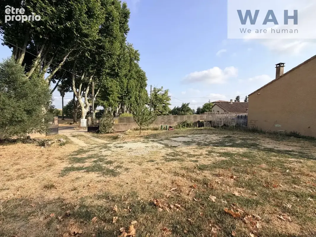 Terrain constructible de 383m2 - aigues vives 30670 - photo 3