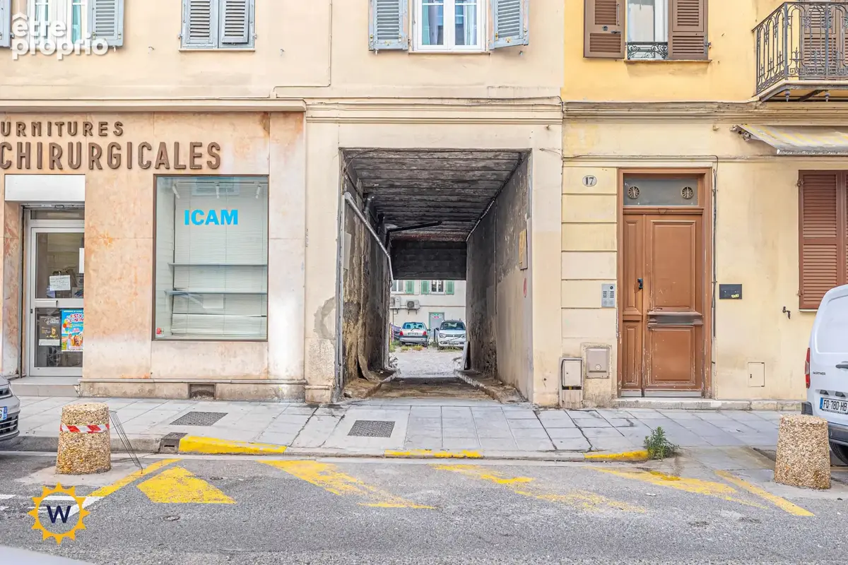Local 80 m2 à usage d'entrepôt - Gioffredo / Defly - photo 7