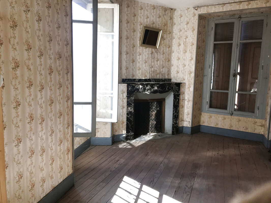 Maison à SARRANCOLIN