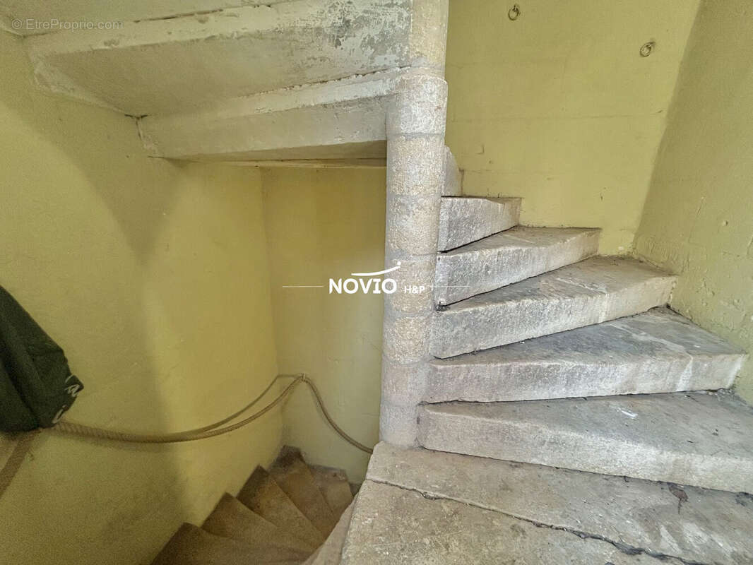 Appartement 250 m² à Chatellerault  - photo 9