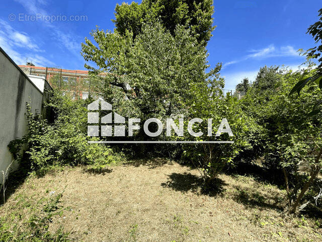 Terrain à LE PLESSIS-ROBINSON