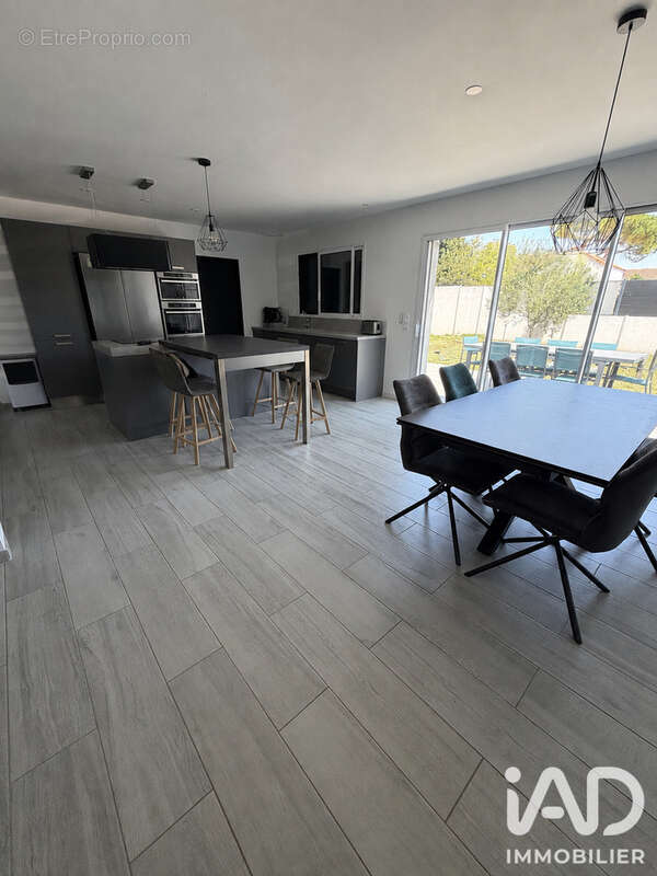 Maison 136 m² à Saint-Medard-D'aunis  - photo 4