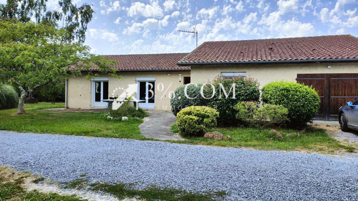 Maison 4 chambres 2700 m2 de terrain - photo 15