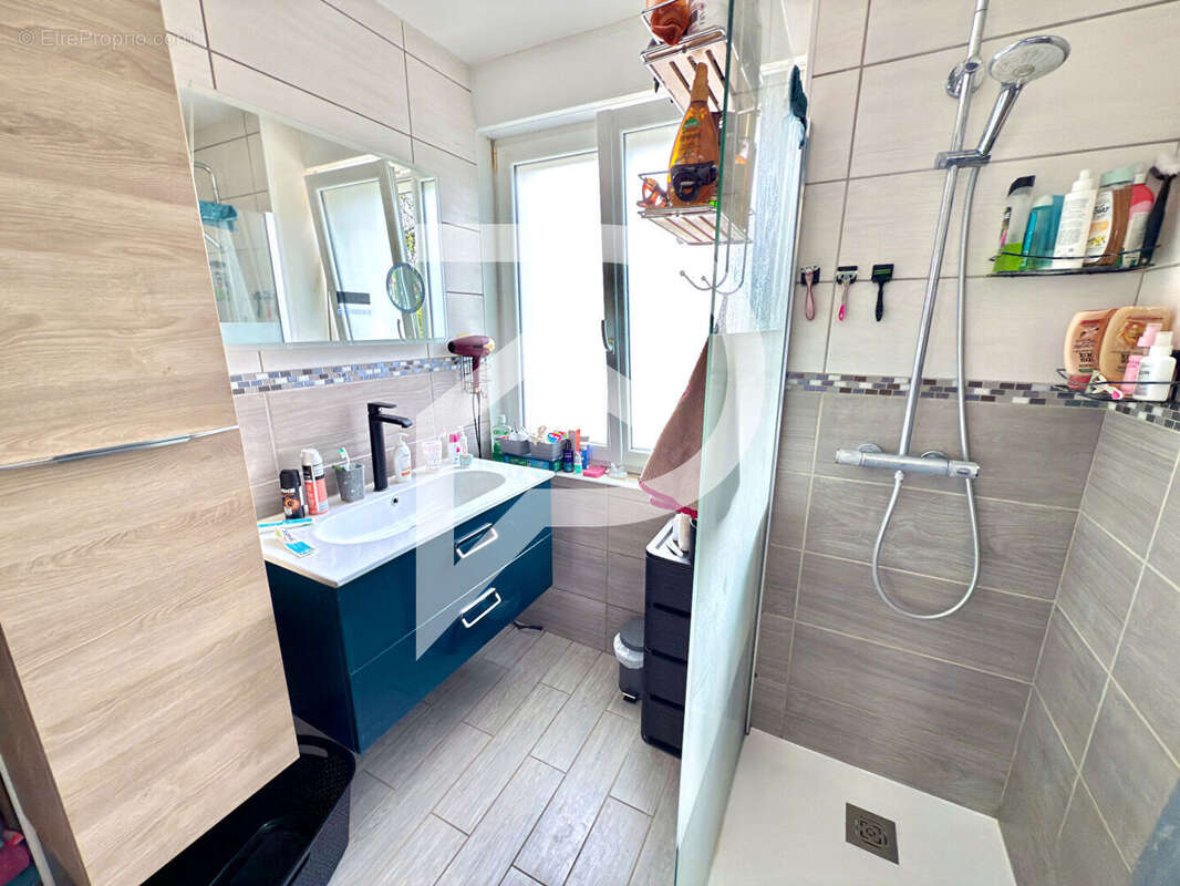 Maison à MANDRES-LA-COTE