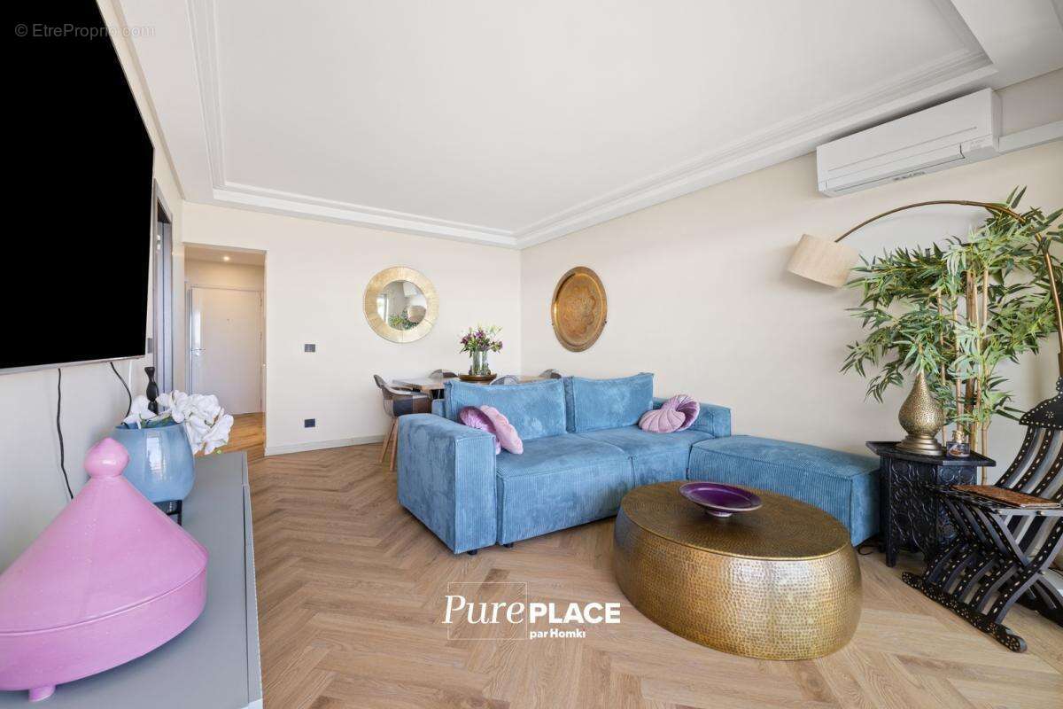 Appartement à VILLENEUVE-LOUBET