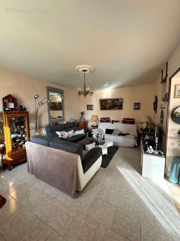 Maison à NOYEN-SUR-SARTHE