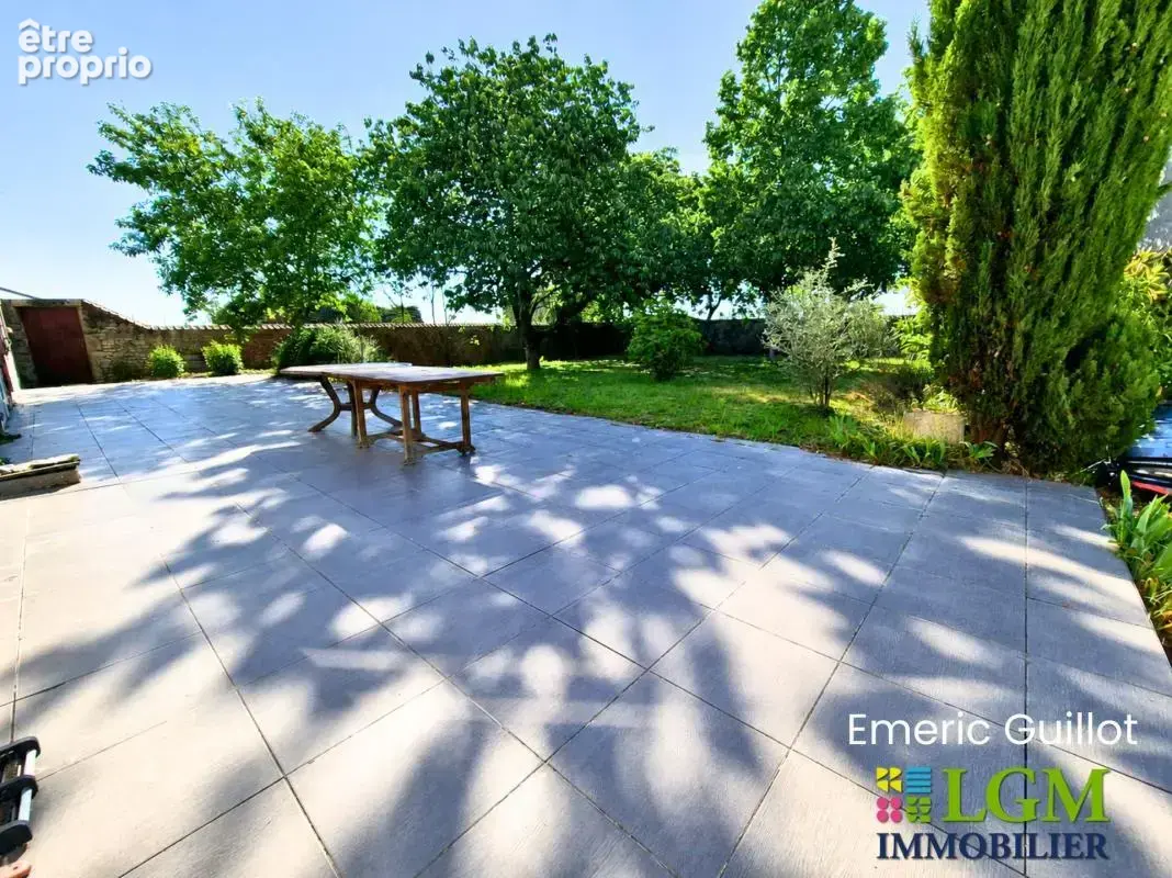 Belle longère familiale de 252 m² – à 3.5 km de Mulsans - Terrain de 3 025 m² – Grande Grange - Ecurie - Deux Grandes Remises –  - photo 1