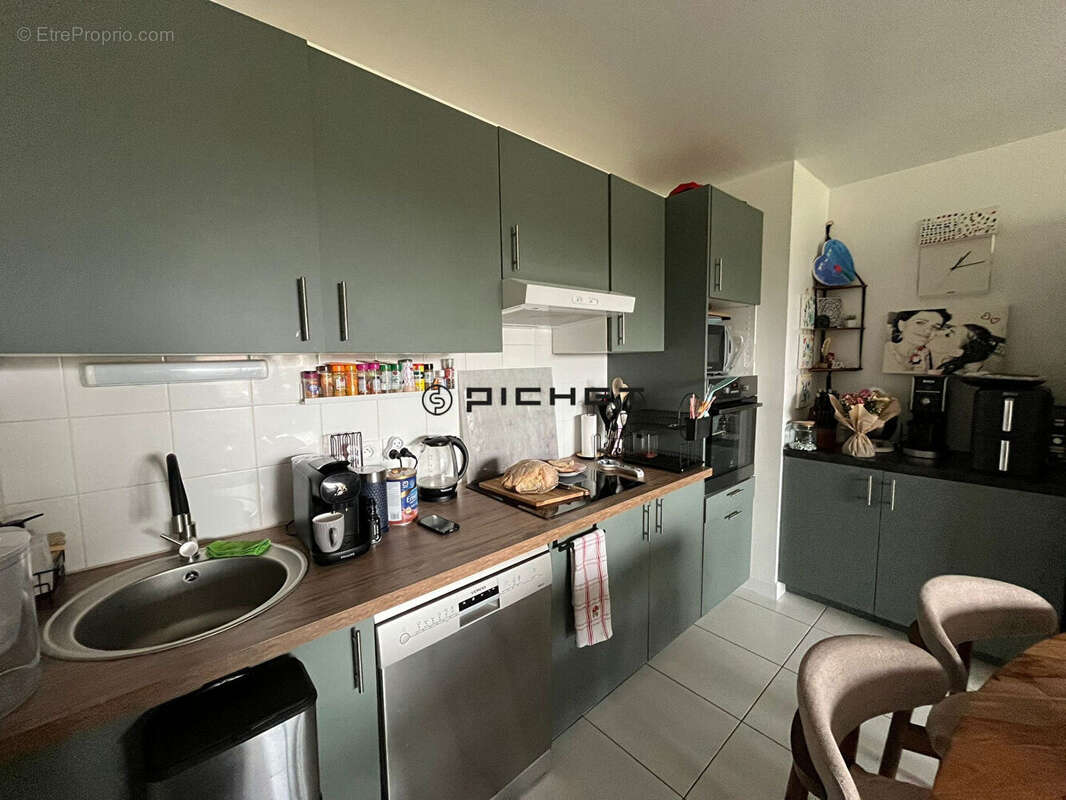 Appartement à CHEVRY