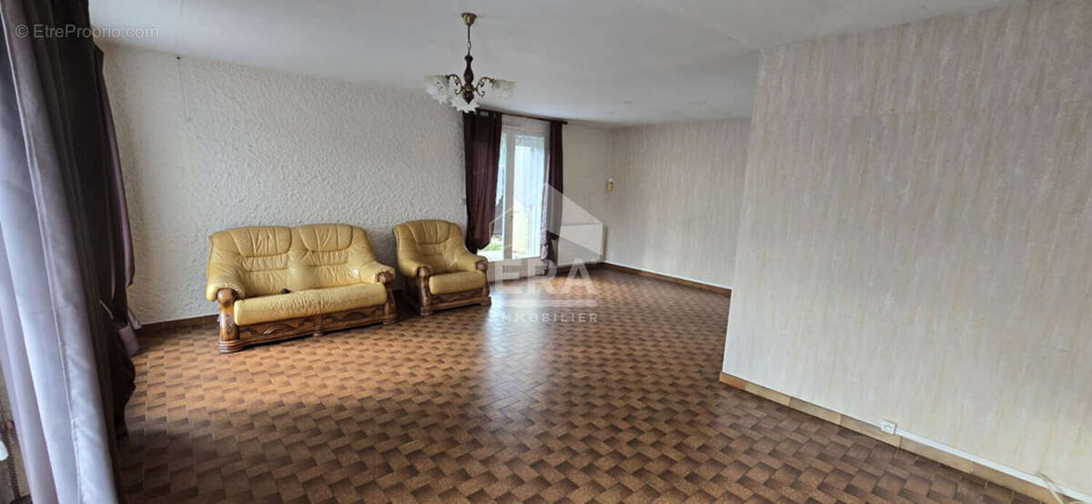 Maison à MONTPON-MENESTEROL