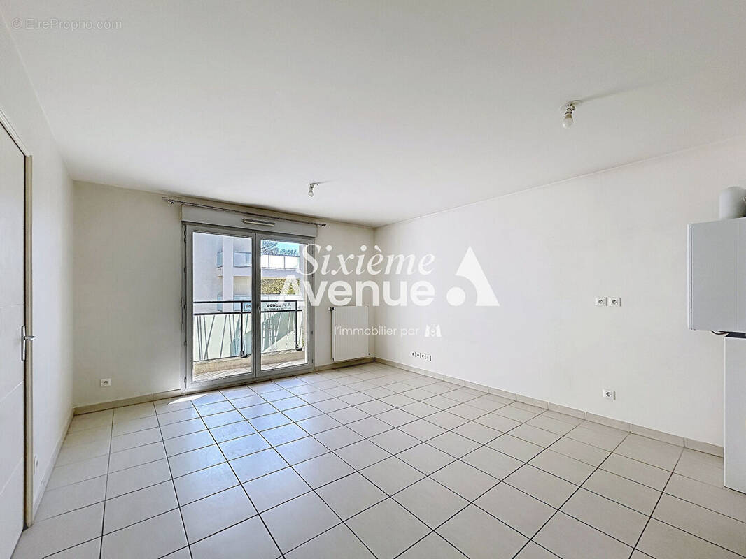 Appartement à DECINES-CHARPIEU