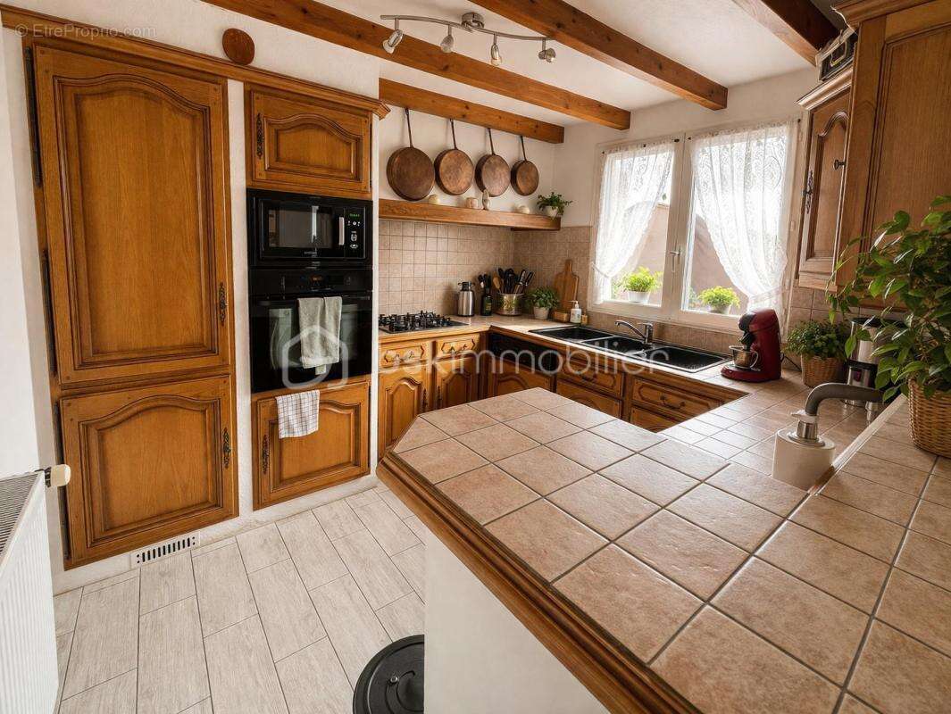 Maison à MARLY-LA-VILLE